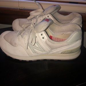 574 New Balance, cream size 8.5